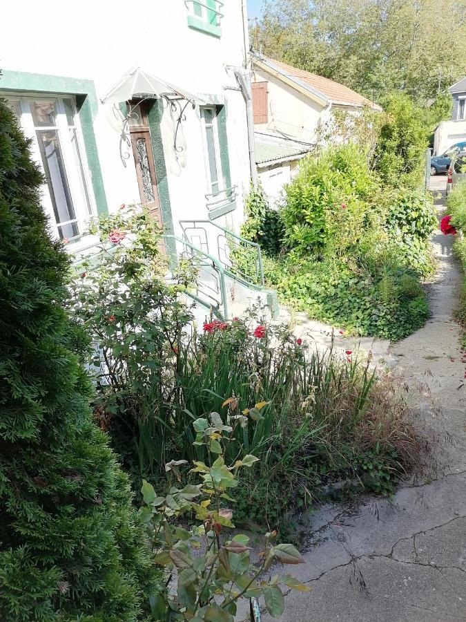 Des Roses T2, 32m2, Rdc, Vue Sur Jardin, Le Chic Appartement